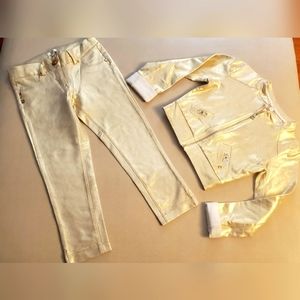 MICROBE Italy 2 pieces Pants & Jacket Gold color Size 6 years.